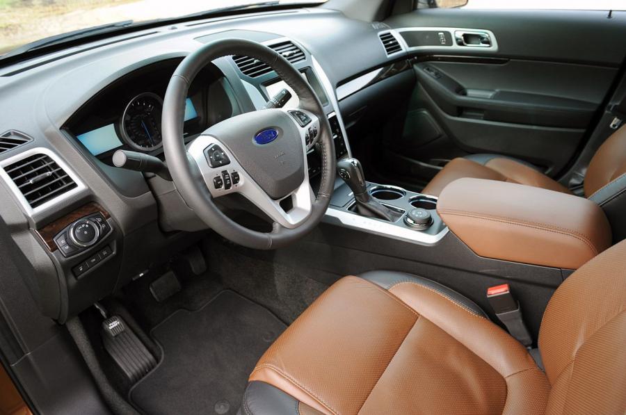  Ford Explorer 2011 года  (фото 26 из 174)